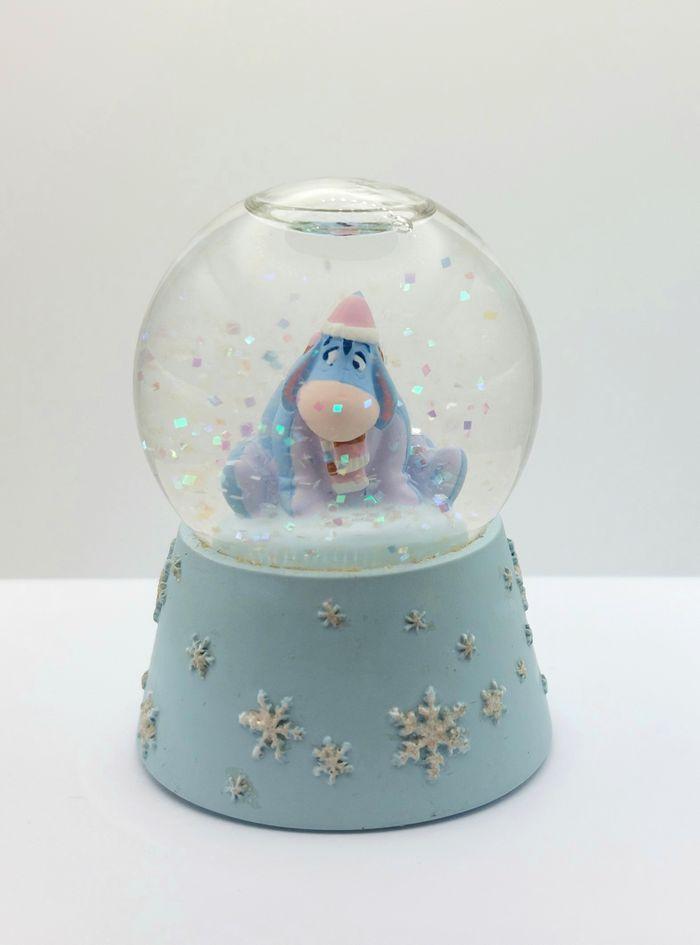 Petite boule à neige Bourriquet Disney snowglobe Eyeore - photo numéro 1