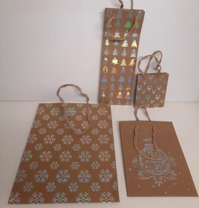 Lot de 4 sacs cadeaux en papier kraft avec motifs de Noël argentés - photo numéro 6