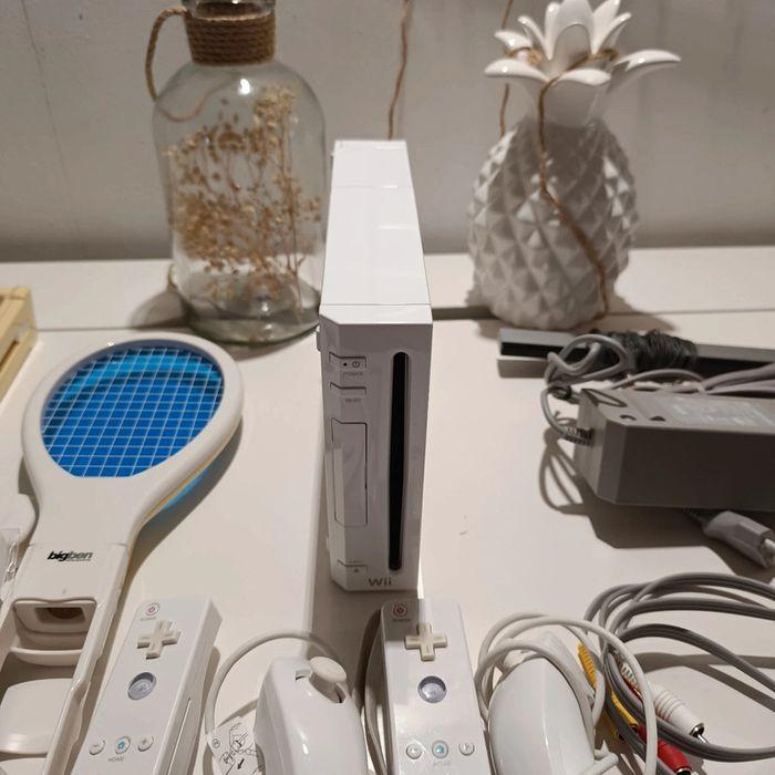 Console Wii + manette + accessoires + Wii play - photo numéro 7