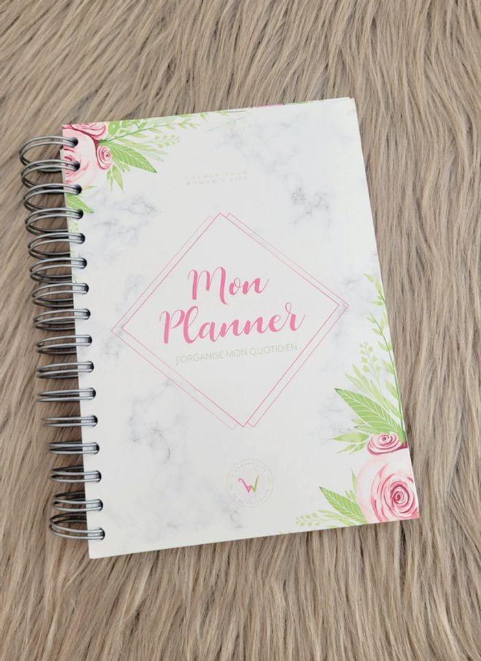 Superbe planner AWL - photo numéro 1