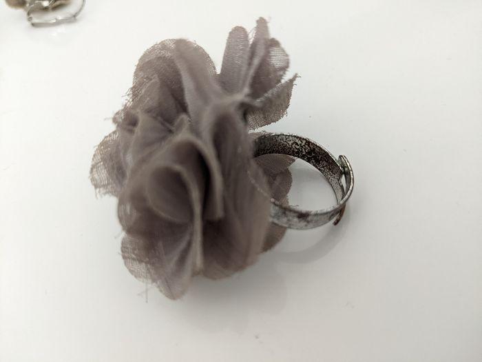 Ensemble assorti bague et boucles d'oreilles taupe - photo numéro 3