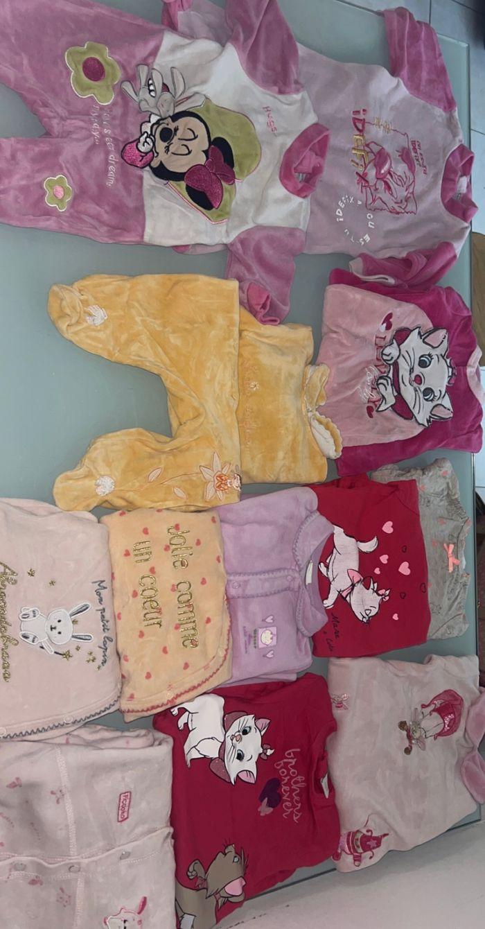 Lot de pyjamas bébé - photo numéro 1