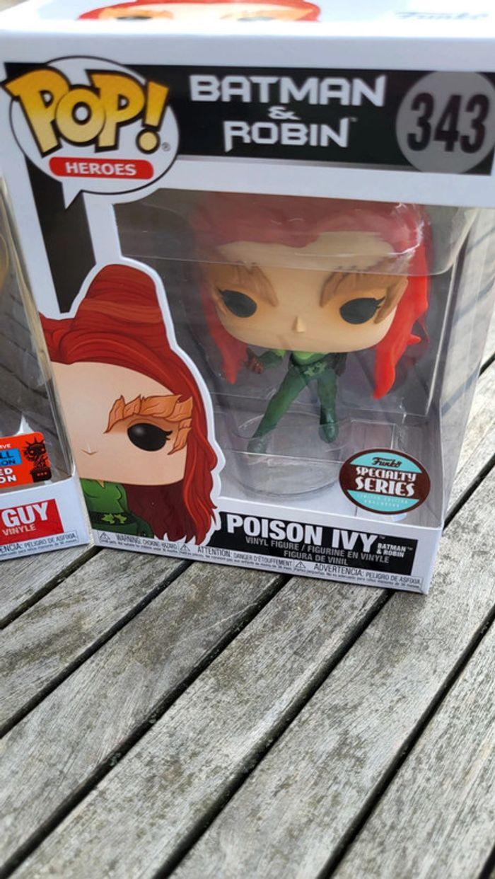 Lot de 2 Funko Pop The Simpson Comic Book Guy et Poison Ivy neuve 🏷 - photo numéro 2