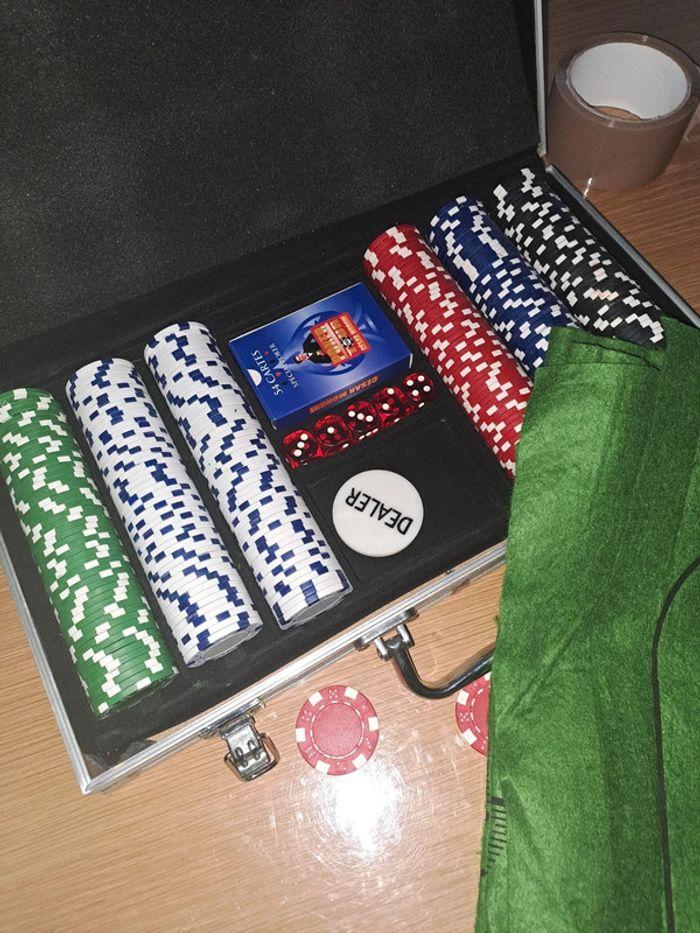 Valise de poker César Moroni avec tapis - photo numéro 2