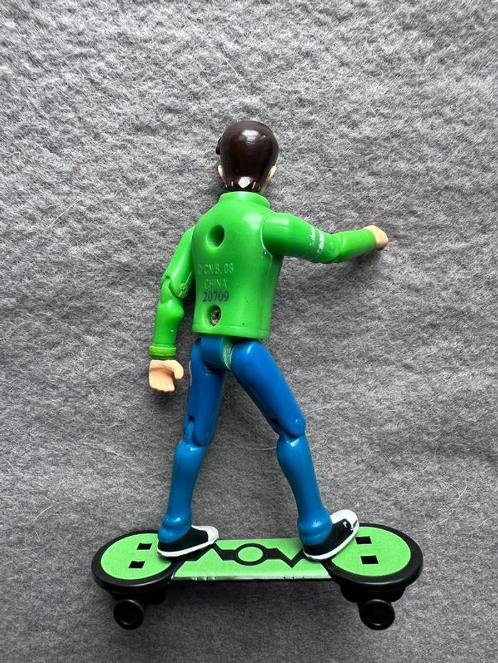 Bandai Ben 10 2008 Rare figurine Ben Tennyson skateboard veste verte - photo numéro 5