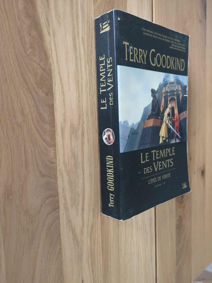 Terry Goodkind - l'épée de vérité Tome 4 - photo numéro 3