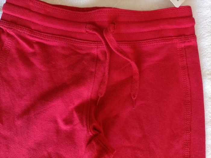 Pantalon hm rouge 3 ans - photo numéro 3