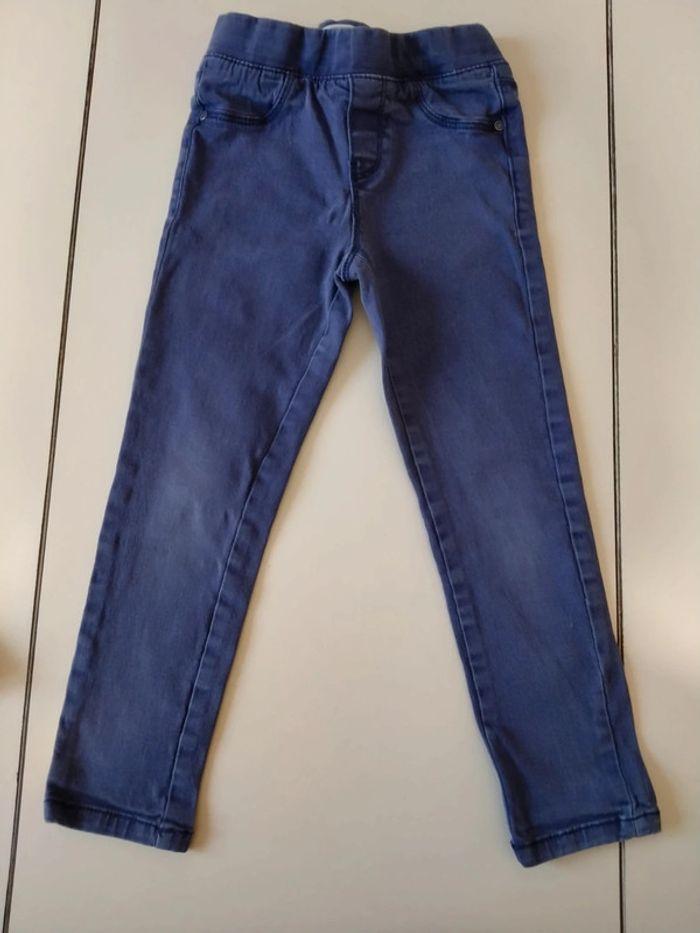 Pantalon fille 5 ans très bon état - photo numéro 1