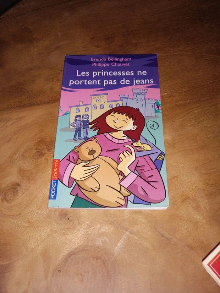 Livre - Les princesses ne portent pas de jeans - photo numéro 1