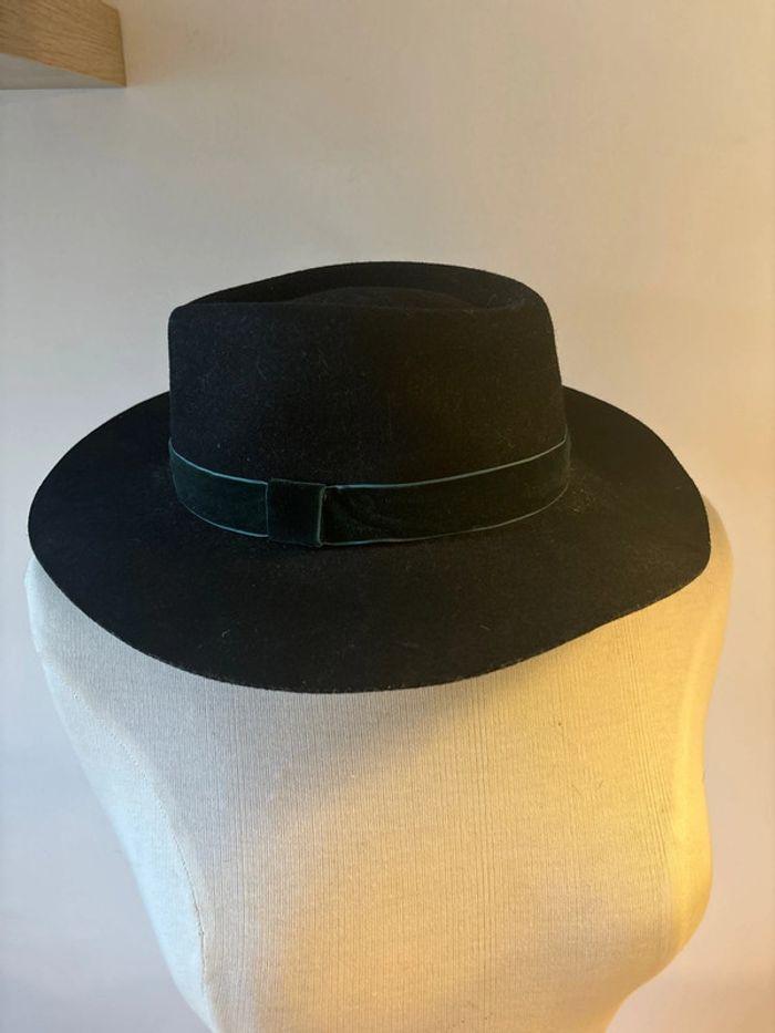 Chapeau noir - photo numéro 1