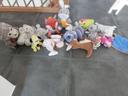 Lot peluches et autres