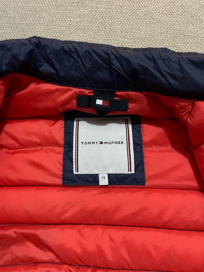 Doudoune Tommy Hilfiger comme neuve 9mois - photo numéro 6