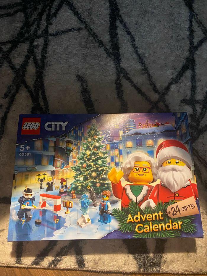 Calendrier Lego city 60381 - photo numéro 1