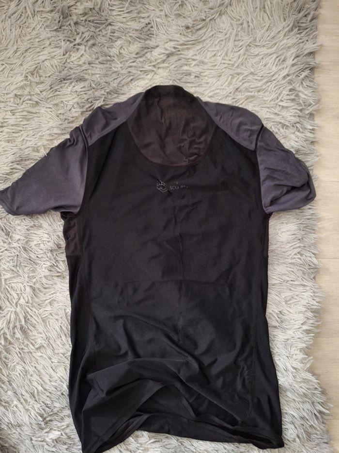 T-shirt gris noir Domyos Decathlon Taille L Élastique 👕 - photo numéro 4