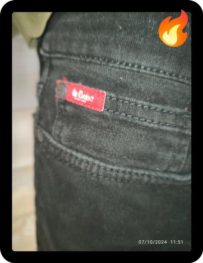 Jean noir Lee Cooper taille 40 ( 30 us) - photo numéro 2