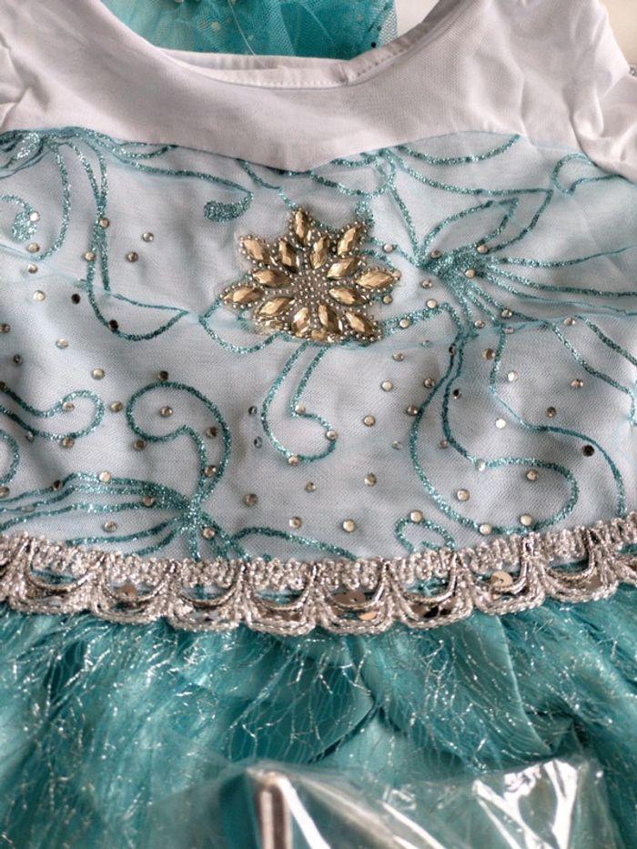 Robe de princesse la Reine des Neiges avec accessoires 130 cm - photo numéro 17