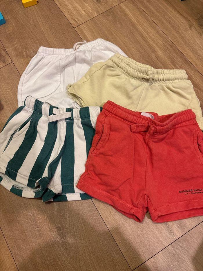 Lot shorts Zara taille 9-12 mois - photo numéro 1