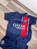 Ensemble maillot/short/chaussettes PSG