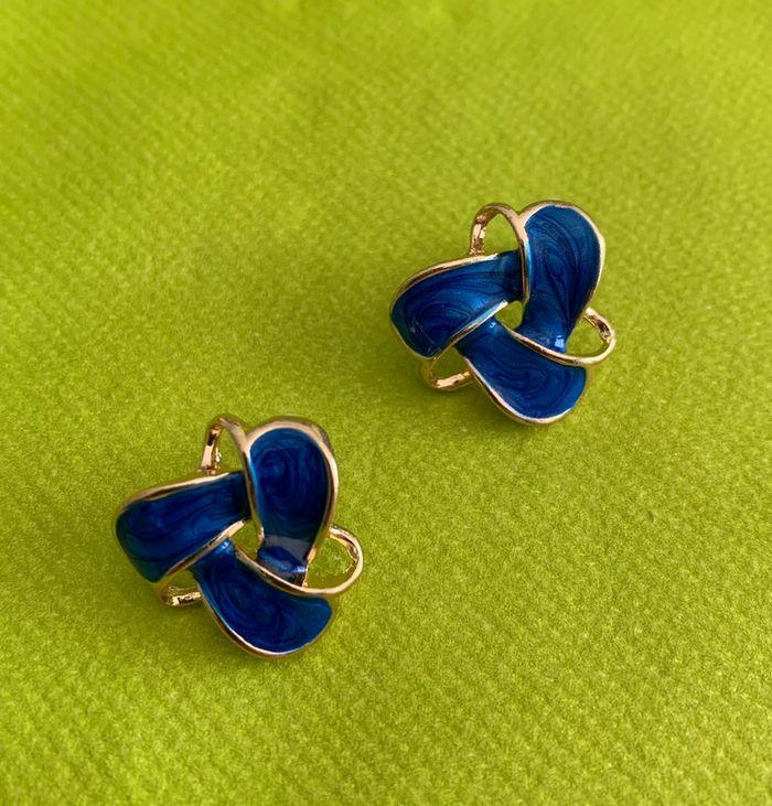 Boucles d’oreilles torsadées bleues en alliage doré - photo numéro 5