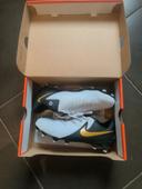 Chaussures de foot Nike phantom taille 37.5