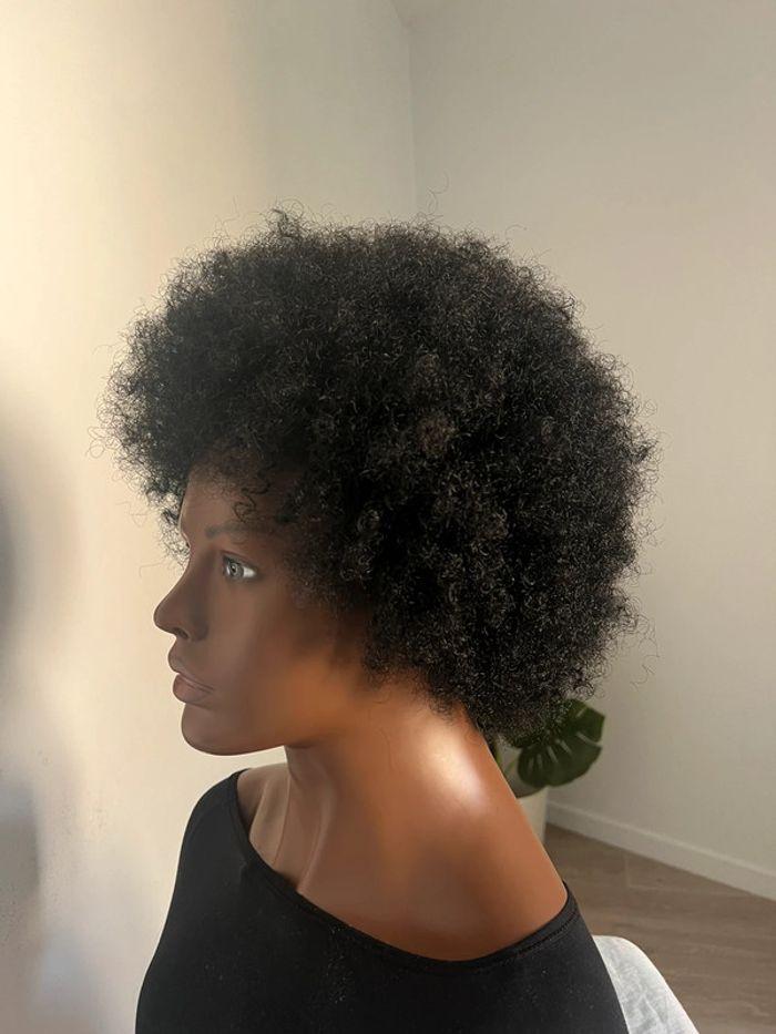 Belle perruque afro frisé - photo numéro 4