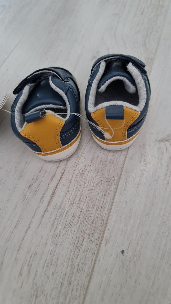 Chaussons / Chaussures / Baskets  bébé - photo numéro 2