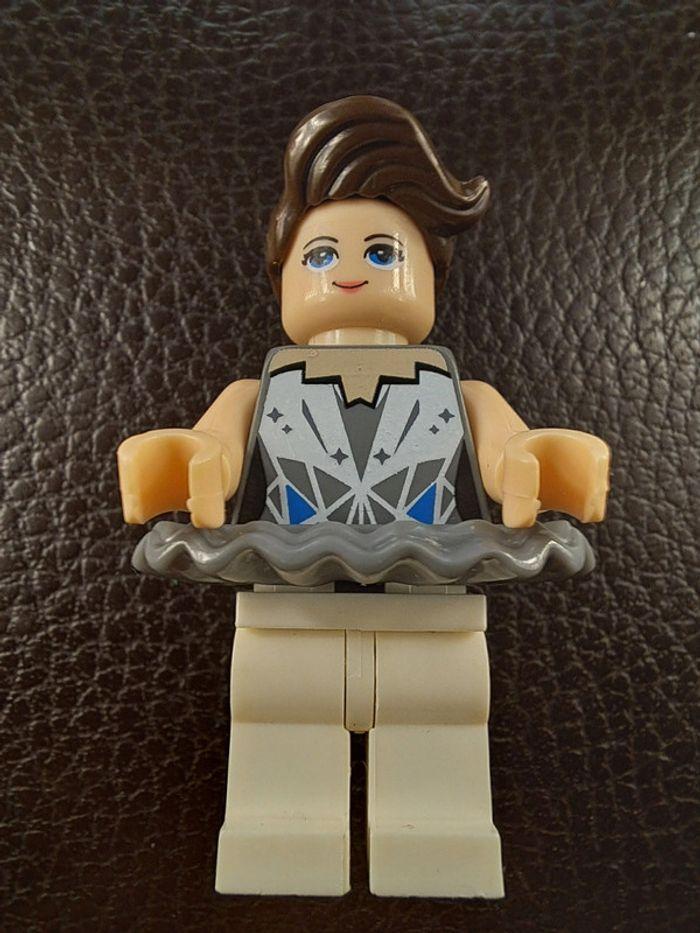 Figurine Lego compatible Danseuse - photo numéro 1