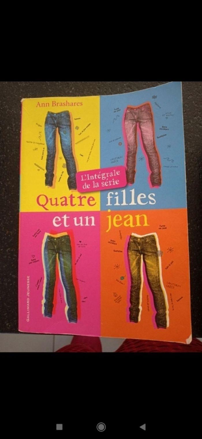 Livre : Quatre filles et un jean