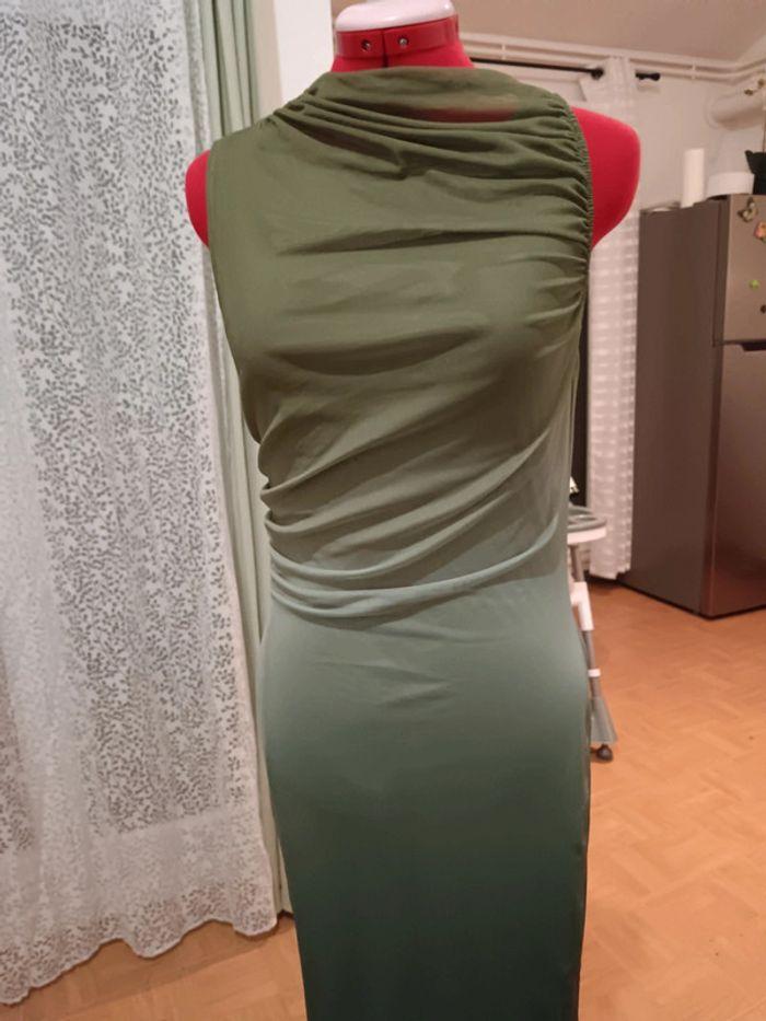 Robe verte femme - photo numéro 1