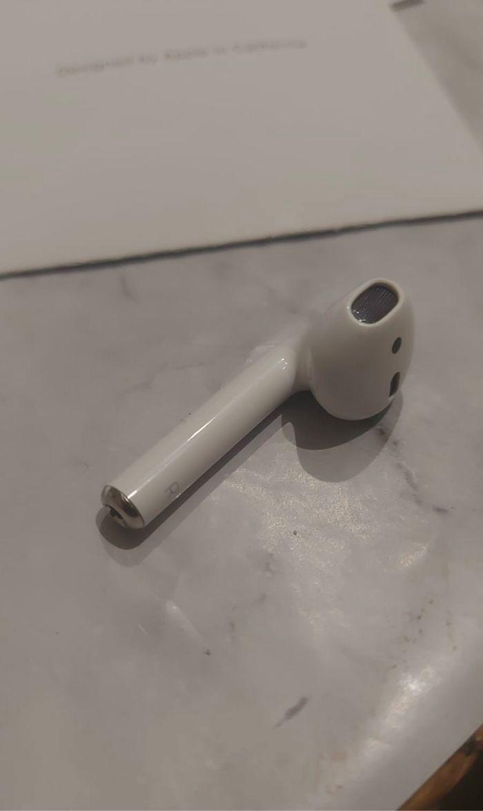 AirPods 2eme génération - photo numéro 9