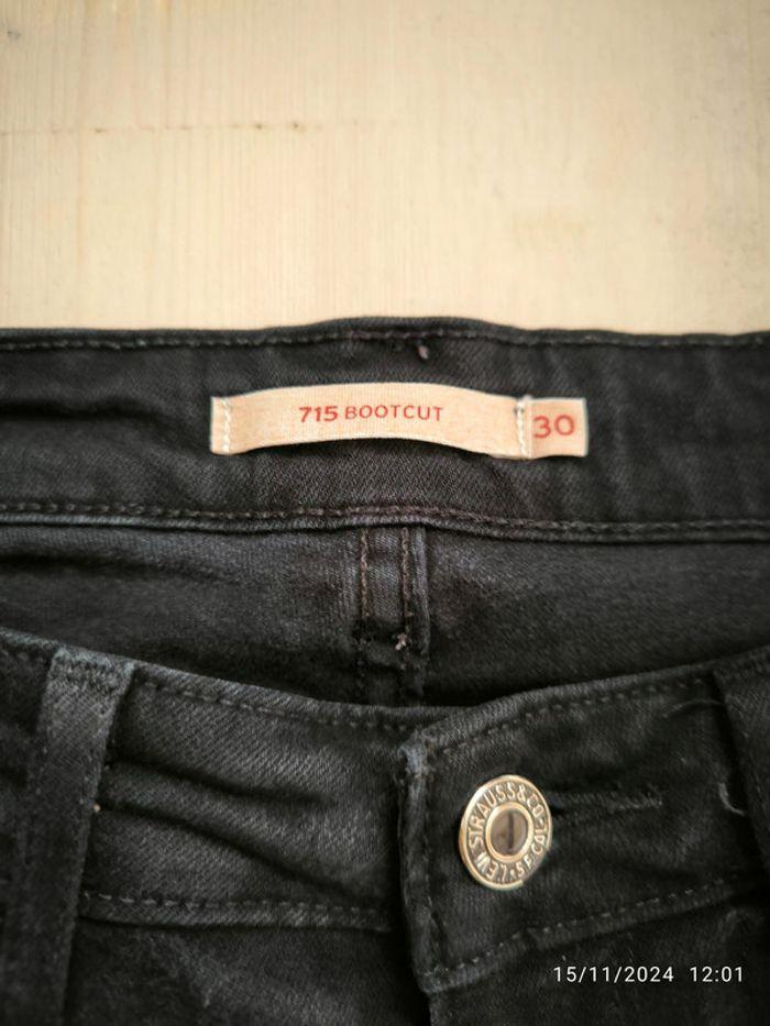 Jean Levi's bootcut noir taille 40 (30 us) - photo numéro 2