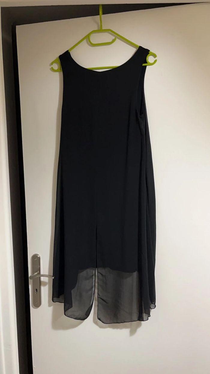 Robe noire sans manche - photo numéro 2