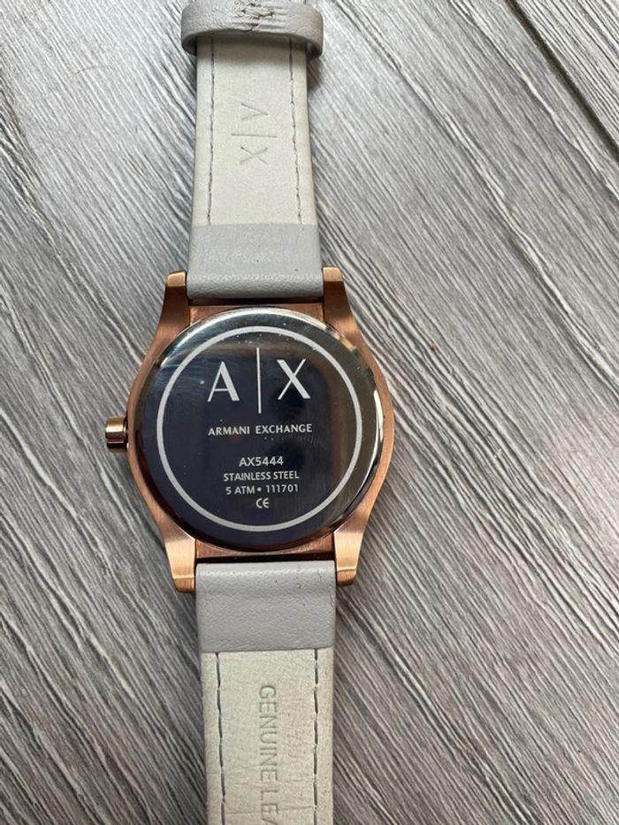 Montre Femme Armani Exchange en Cuir Gris - photo numéro 11