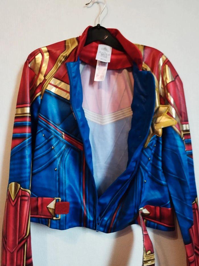 Costume déguisement 4 pièces Captain Marvel taille 7/8 ans - photo numéro 6