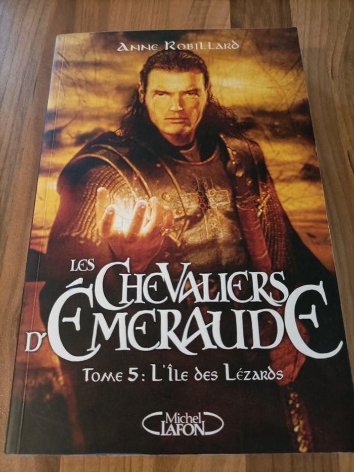 Chevalier d'émeraude tome 5 - photo numéro 1