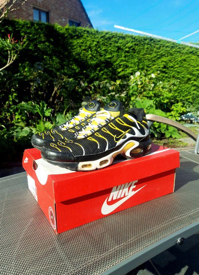 Nike Air Max Plus TN Noir et Jaune Taille 43 - photo numéro 1