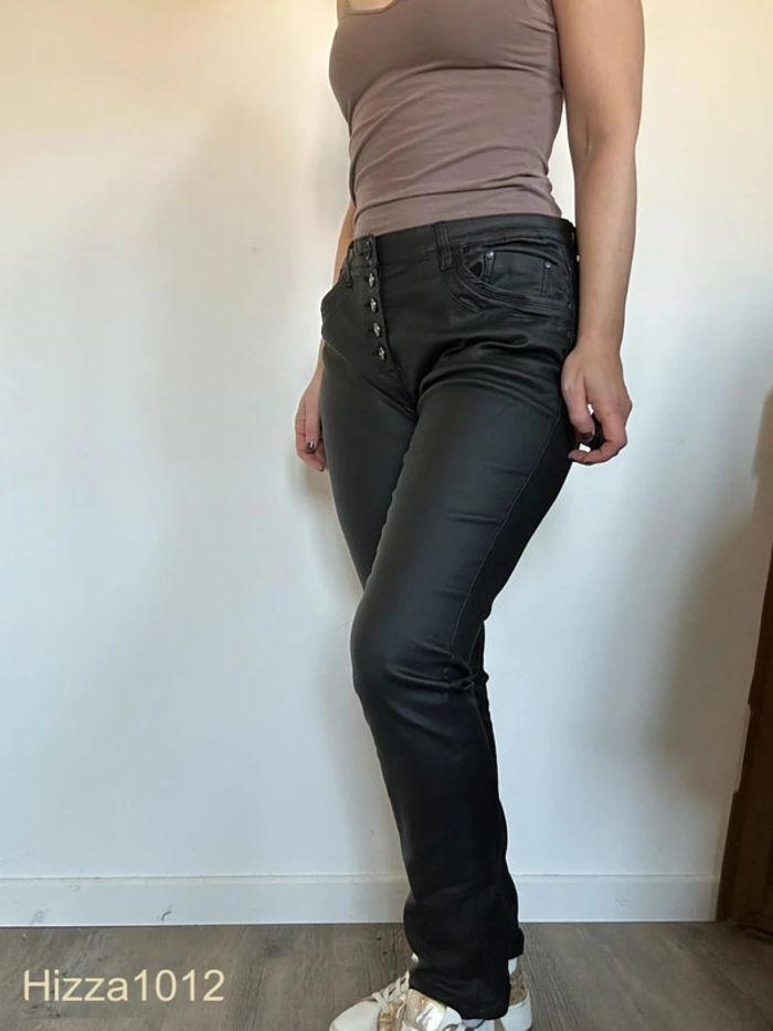 Pantalon slim huilé noir Place du Jour - Chic & Tendance, Taille 38, Très bon état 💖 - photo numéro 6