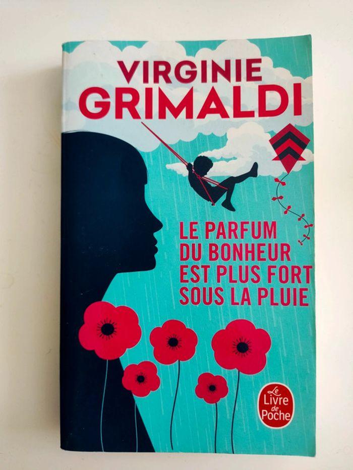 Livre : Le parfum du bonheur est plus fort sous la pluie - photo numéro 1