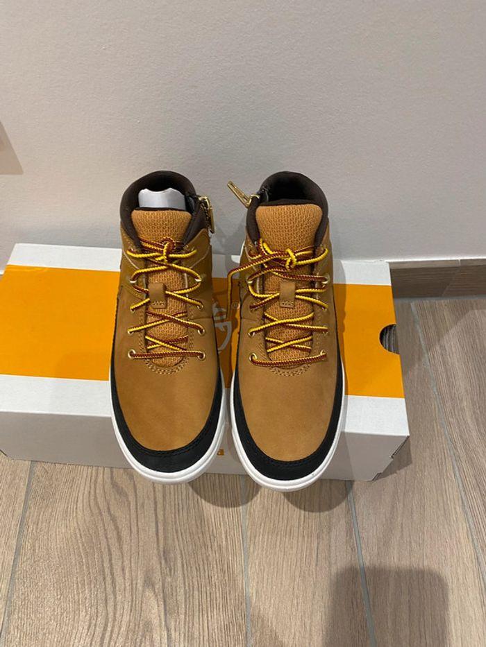 Bottines Timberland neuves taille 34 - photo numéro 3