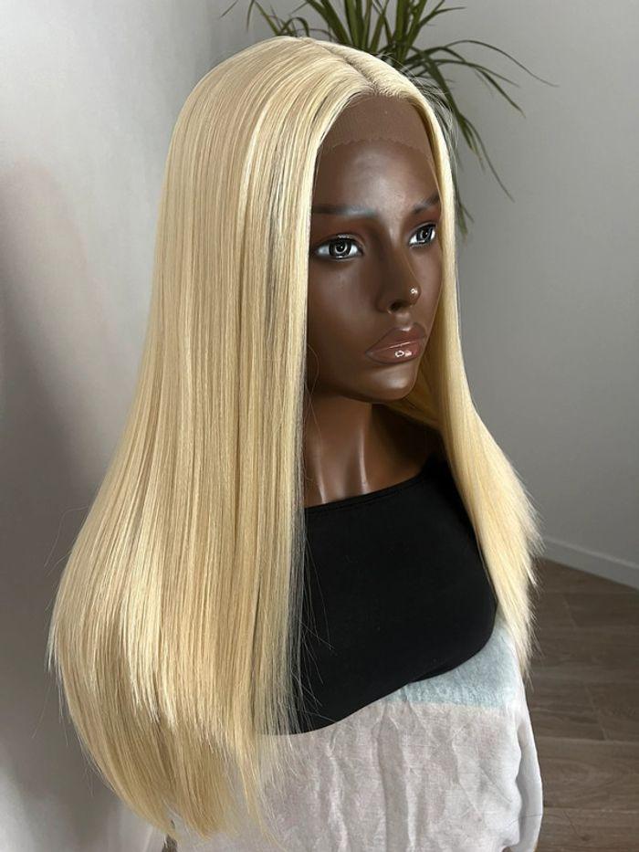 Perruque blonde lisse avec lace frontal - photo numéro 8