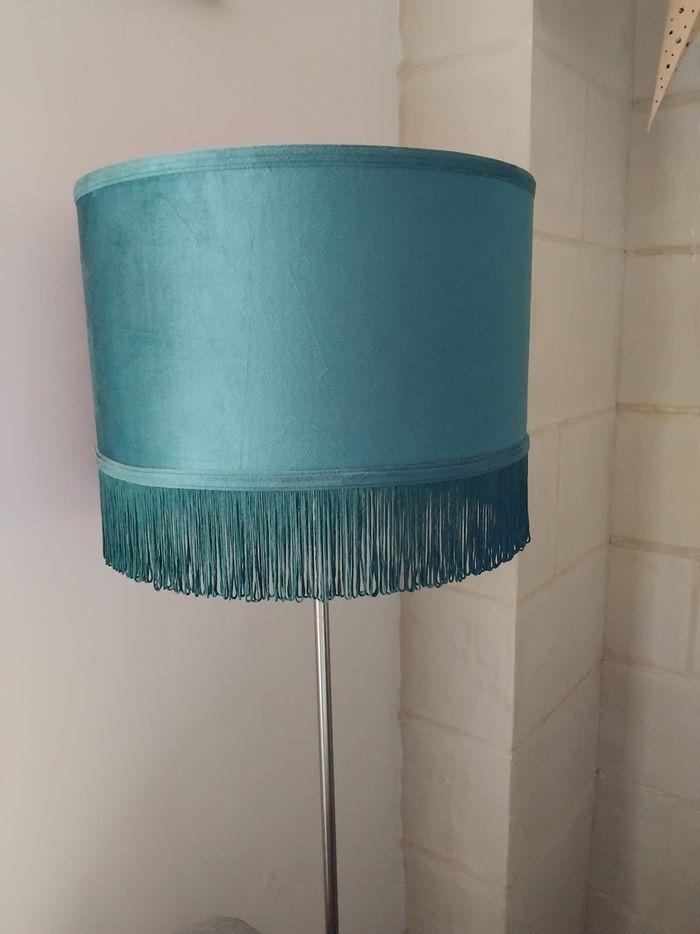 Luminaire bleu