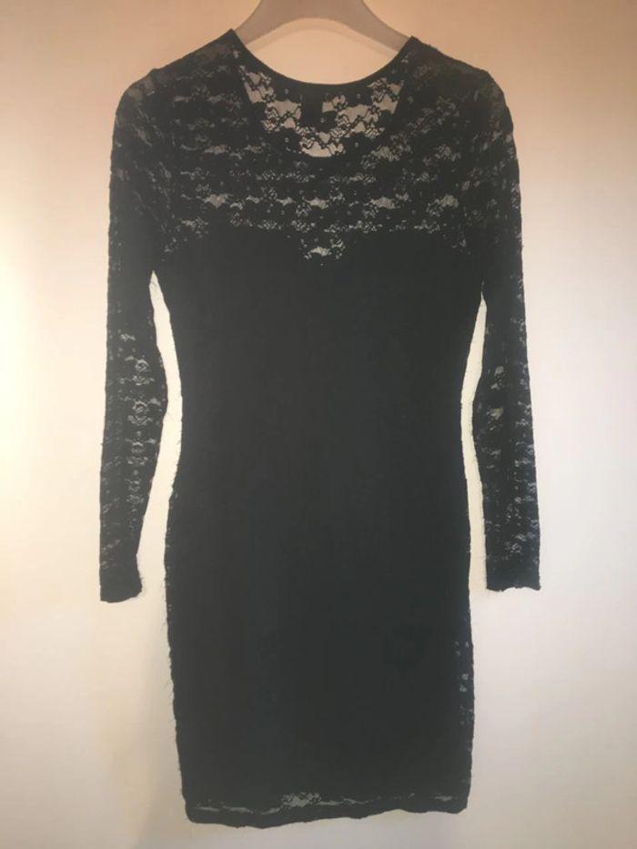 Robe noir en dentelle H&M taille S - photo numéro 3