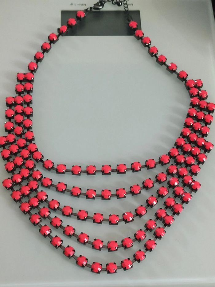 Collier fushia - photo numéro 1