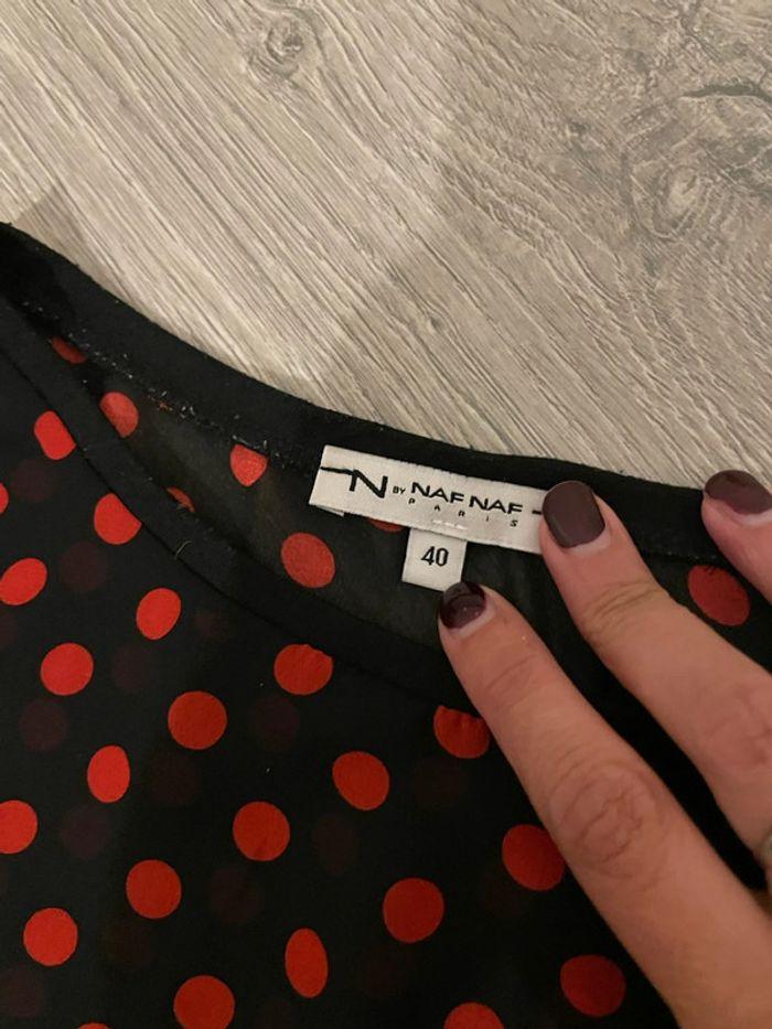 Blouse à manches courtes en voile noir pois rouge col rond Naf Naf taille 40 - photo numéro 3