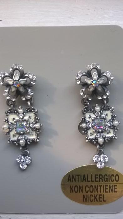 Boucles d'oreilles avec strass - photo numéro 1