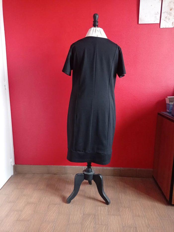 Robe  noire Damart taille 42 - photo numéro 3