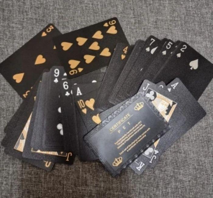 Jolie et original jeu de carte classique belote poker bataille noir neuf - photo numéro 1