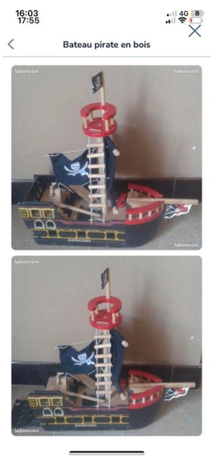 Bateau pirate en bois