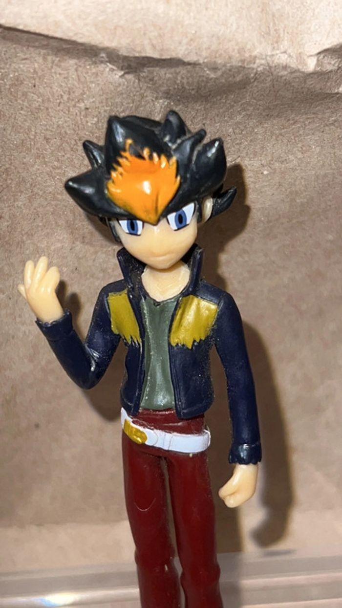 Beyblade - Zyro Kurogane 8cm - photo numéro 6