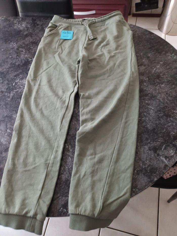 Pantalon jogging tex 11/12 ans vert. Tres Bon état - photo numéro 2